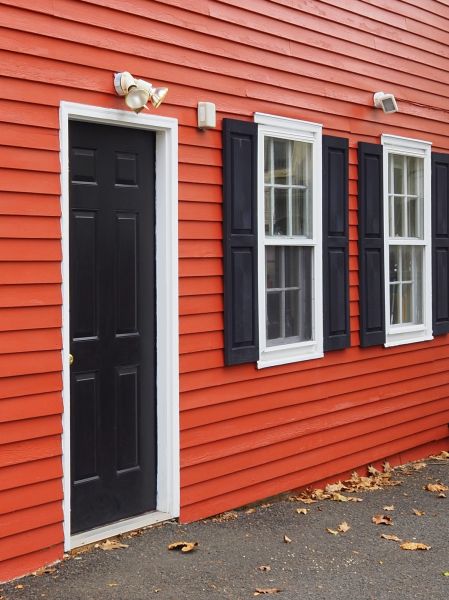 Cost of Red Vinyl Siding Installation in Columbia